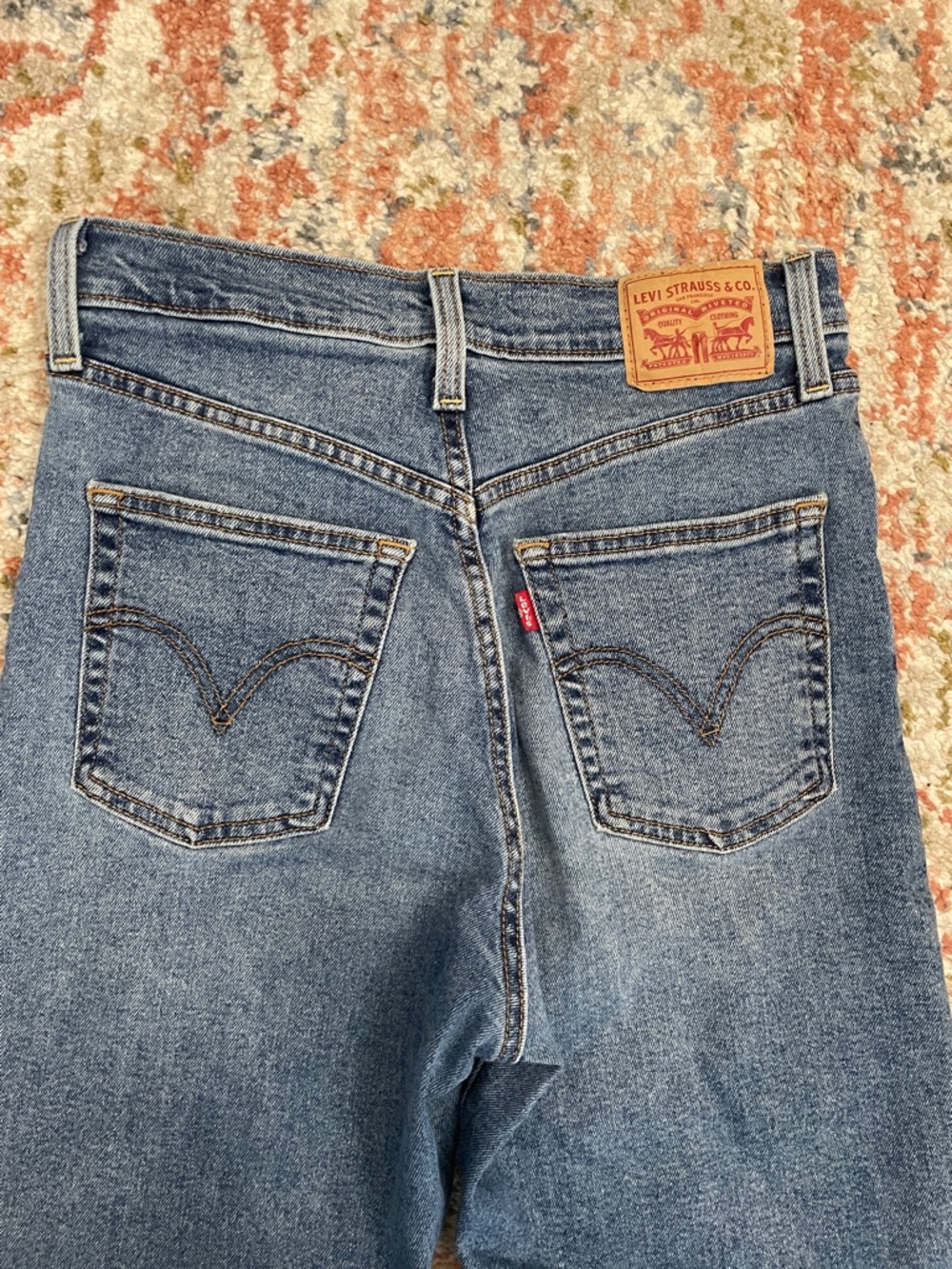 Levi’s Ribcage Straight Jeans - Picture 7 of 7